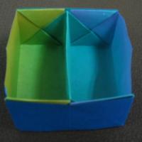
<span>Box with central division 1</span>
