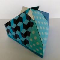 
<span>Pyramid Lid with Ribbon</span>
