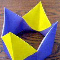 
<span>Octagonal Crown</span>
