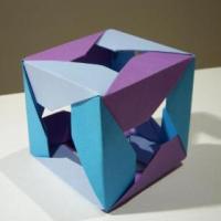 
<span>Edge Cube Star-shaped Windows - Large</span>
