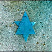 
<span>Star in clothes</span>
