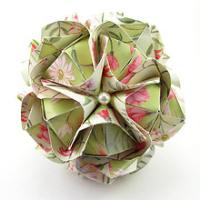 
<span>Clover Kusudama</span>
