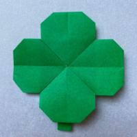 
<span>Four-leaf clover with stem</span>

