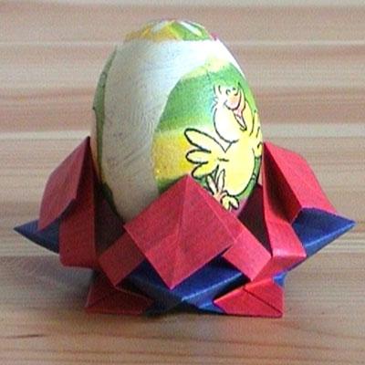 Egg-cup with variation