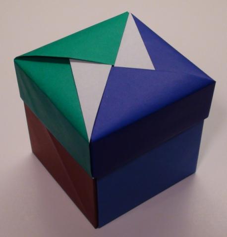 Lid of Tsuzura
